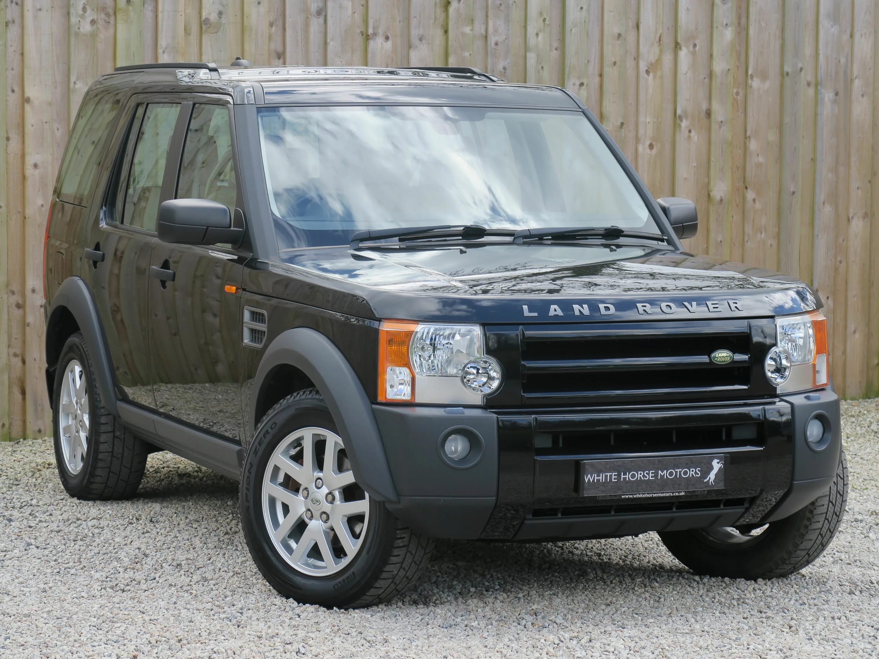 Land Rover Discovery 3 машинка. Land Rover Discovery 3 зеленый. Дискавери 3 темно зеленый. Диски ленд Ровер Дискавери.