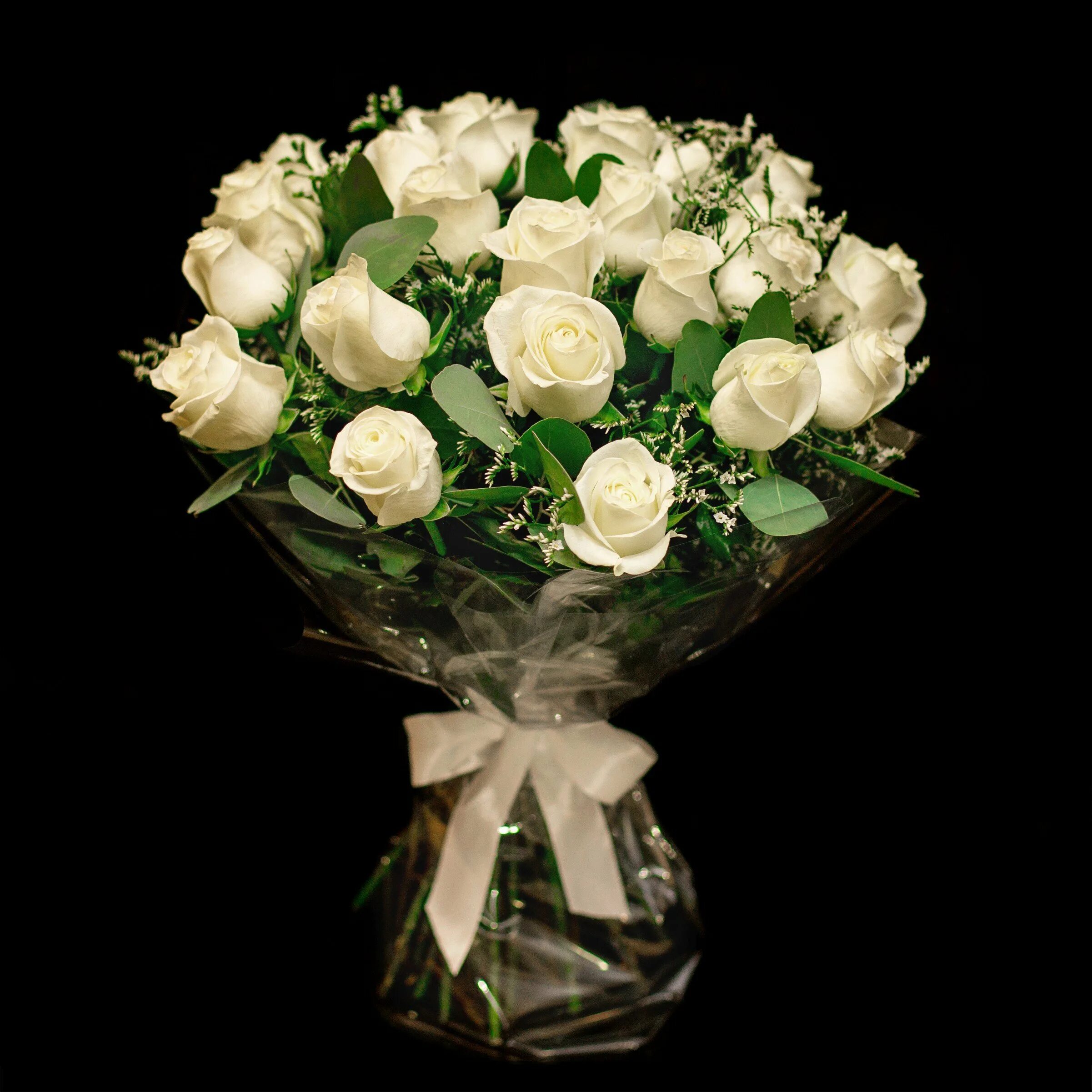 Букет белых роз. Красивый белый букет. Букет из белых роз. Красивый букет белых роз.
