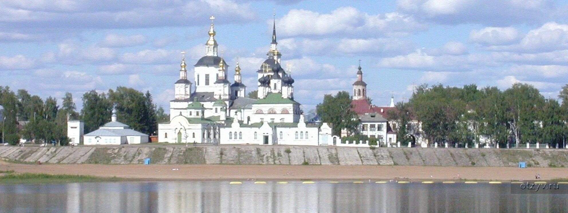 Порт устюг. Набережная сухоны великий устюг. великий устюг набережная панорама. река сухона набережная.
