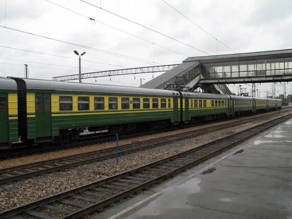 Жд ачинск телефон. Станция Ачинск. Вокзал Ачинск 1. Станция Ачинск 2. Поезда на станции Ачинск.