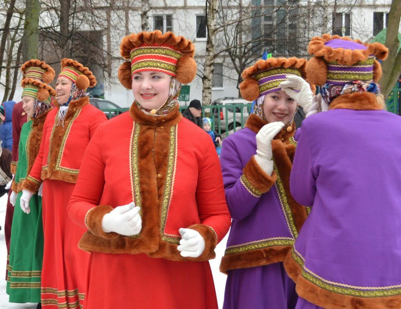 Наряд на Масленицу. Костюм Масленицы. Костюм на МАСЛЕНМ. Русские народные костюмы на Масленицу.