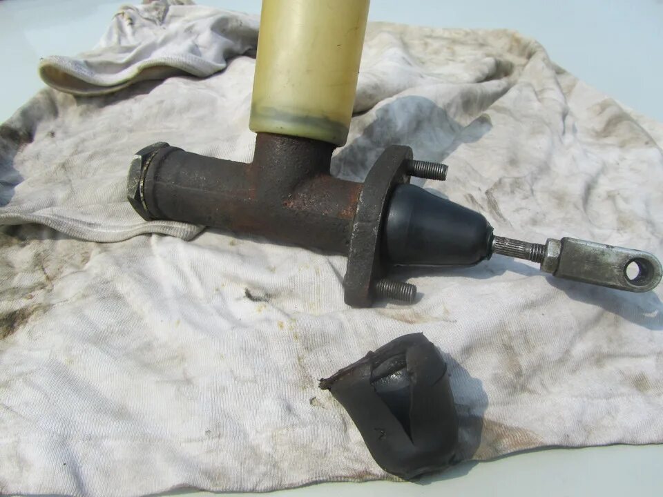 Цилиндр сцепления москвич 412. Гцс москвич 412. Главный цилиндр сцепления москвич 2140. Цилиндр сцепления москвич 2140. Цилиндр сцепления москвич 412.