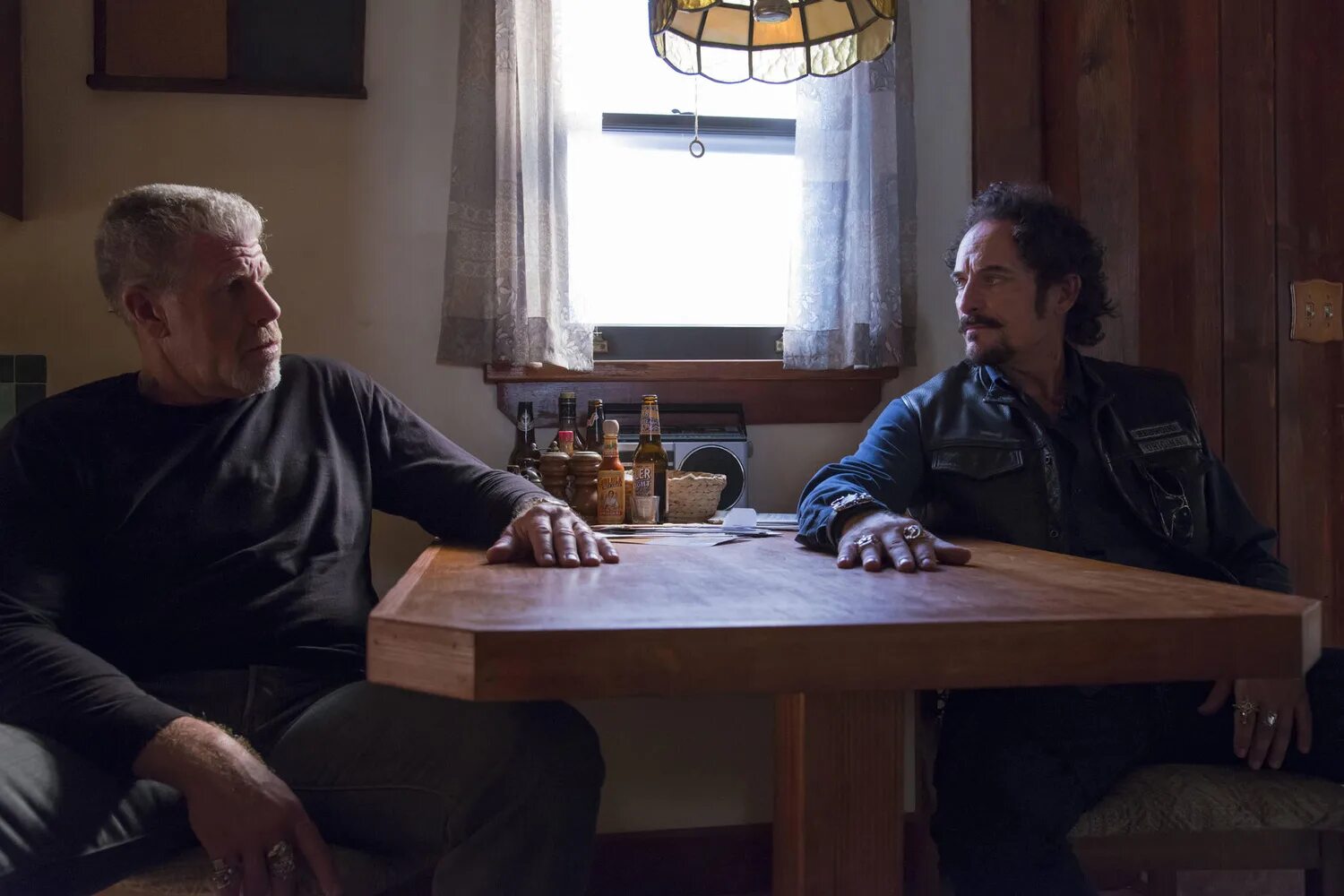 сыны анархии 11. чарли ханнэм сыны анархии 7 сезон. сыны анархии. сыны анархии кристофер дуглас рид. чарли ханнэм сыны анархии 1 сезон.