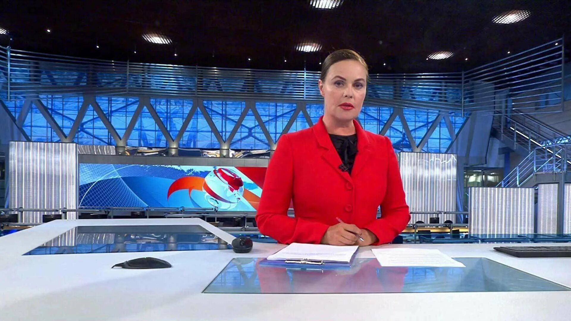 Делай 1 канал. Студия 1 канала. студия 1 первого канала. студия новостей 1 канала. фон студии новостей 1 канала.
