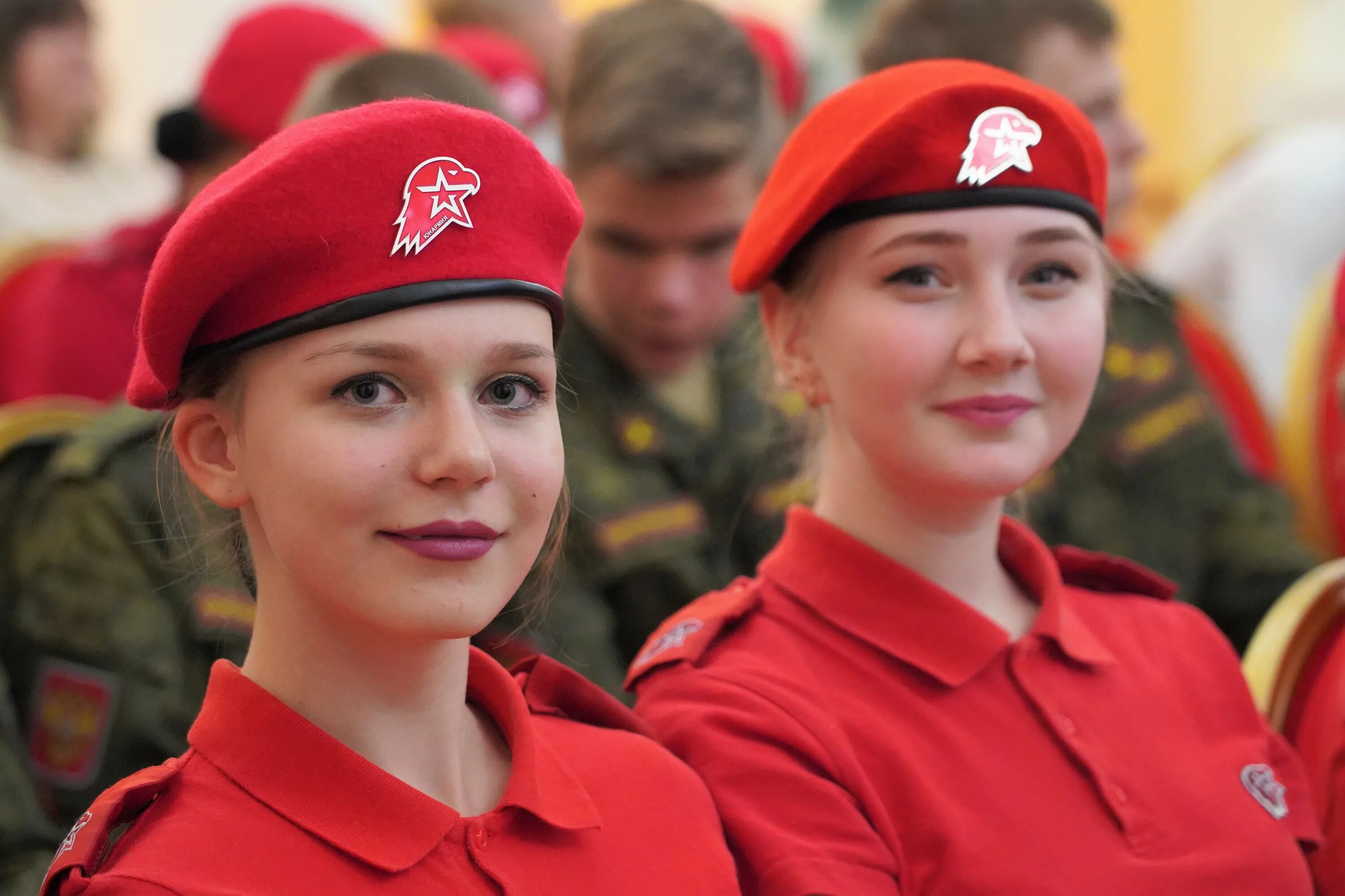 Как отбить берет юнармии. Юнармия 2025 форма. юнармия брянск форма. ульяна пивоварова юнармия. юнармейская беретка.
