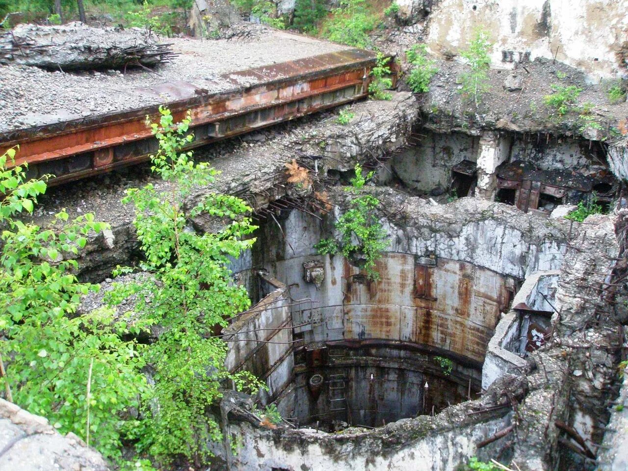 Амурская шахта последние новости. Заброшенные ракетные Шахты СССР. Станция Ледяная Амурская область. Заброшенные ядерные Шахты. Заброшенные Шахты России.