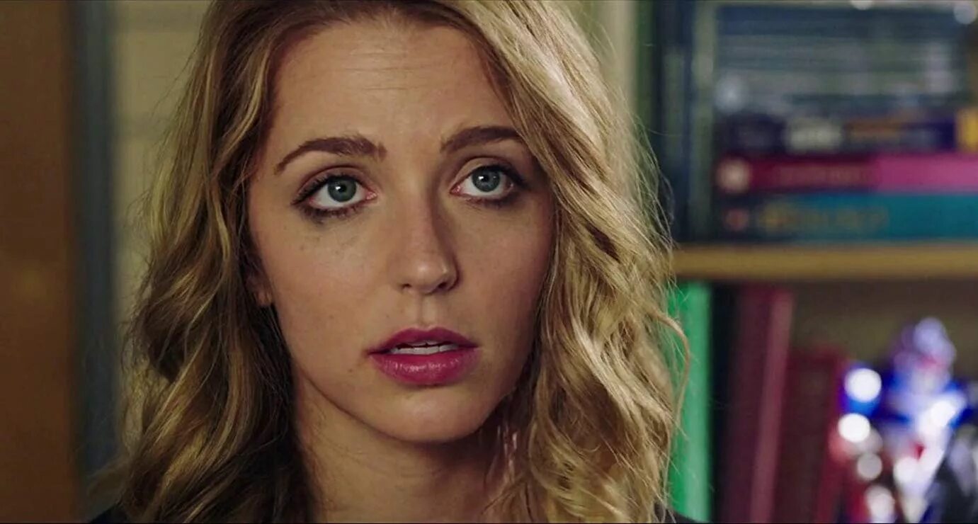 Jessica Rothe. Счастливого дня смерти Триш. Нового дня смерти 2