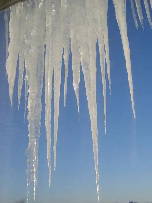 сосульки для детей в детском саду. детский сад сосульки. зимние сосульки. сосульки. цветные сосульки.