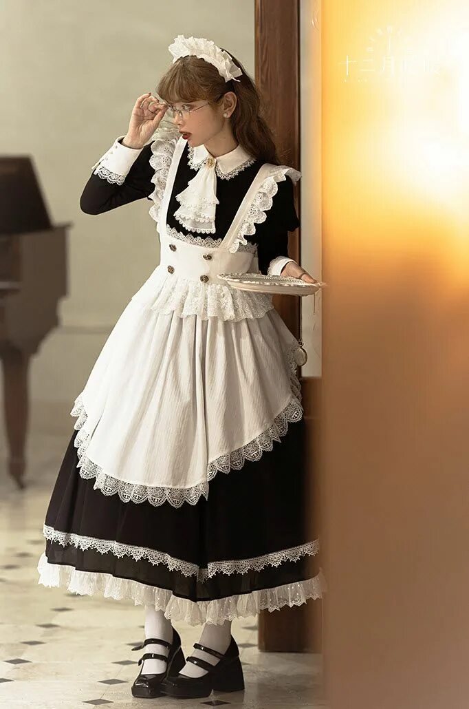 Одежда прислуги 19 века в англии. Victorian maid. Викторианская горничная. Викторианская горничная hen. Аббатство даунтон горничные.