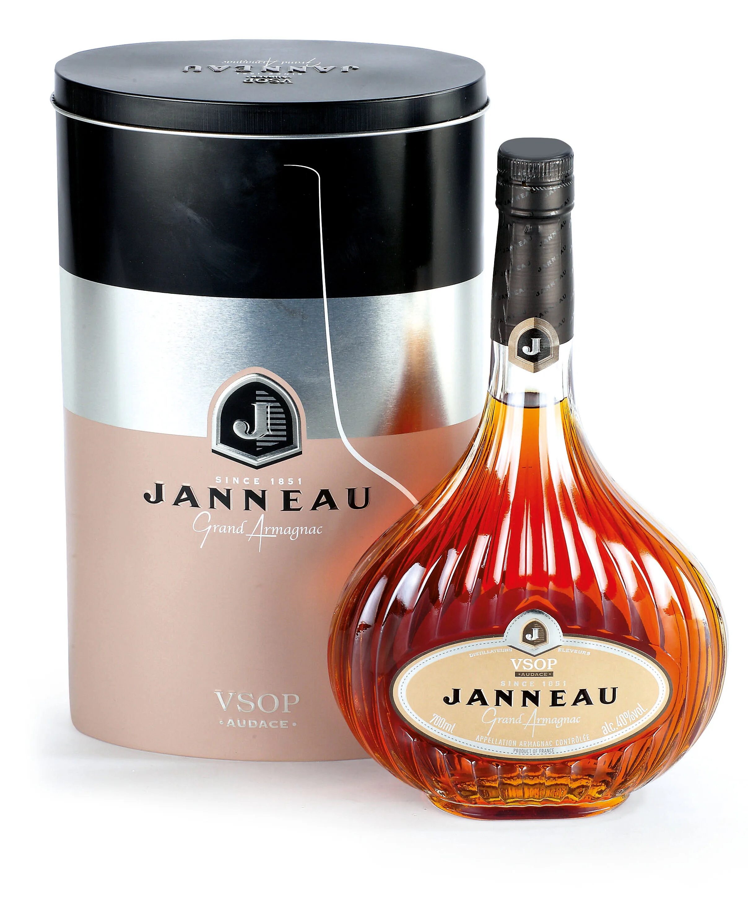 Арманьяк 0.7 цена. Janneau VSOP Grand Armagnac. Коньяк Janneau VSOP. Арманьяк Жанно ВСОП. Janneau VSOP 0.7.