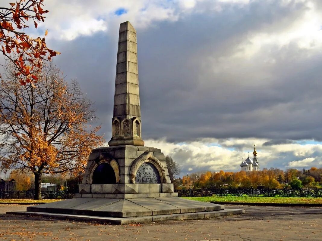 Памятник летию вологды. Обелиск 800 летия вологды. памятник 800 летия вологды. достопримечательности вологды памятник 800 летия. памятник 800 летия вологды фото.