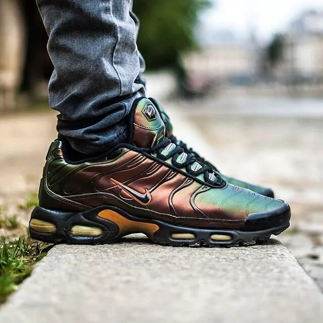 Кроссовки найк аир плюс. Nike Air Max TN Plus. Nike Air Max TN Plus tuned Air. Nike Air Max Plus tuned Air. Nike Air Max TN Plus 3.