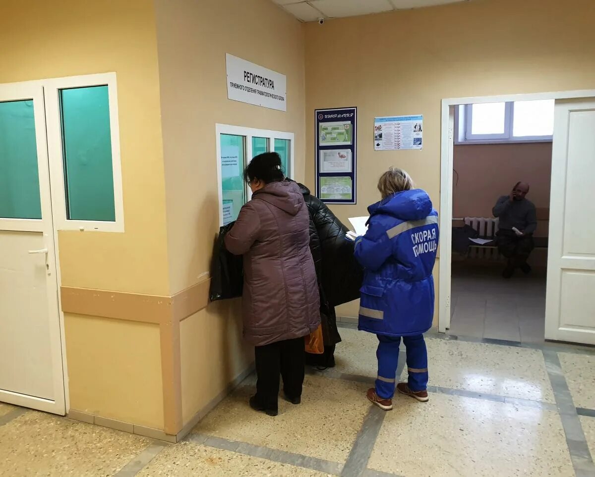 регистратура новый поселок телефон. поликлиника огбуз яковлевская црб. поликлиника 1 регистратура. регистратура поликлиники. детская поликлиника номер 1 бердск.