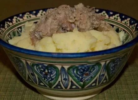 Пюре с тушенкой