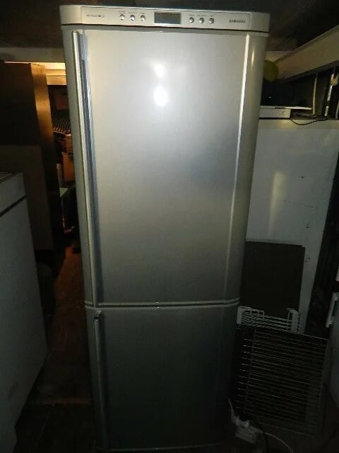Холодильник самсунг бу. Samsung no frost 2007. Холодильник samsung rl-34 egts. Холодильник samsung rl-33 eams. Холодильник самсунг бу.