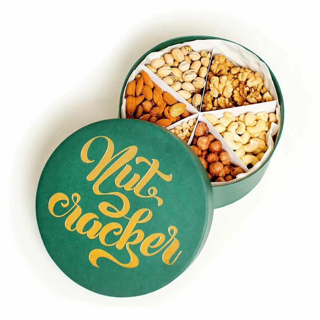 Подарочный набор nuts nutcracker 184г. Подарочный набор nuts nutcracker 184г