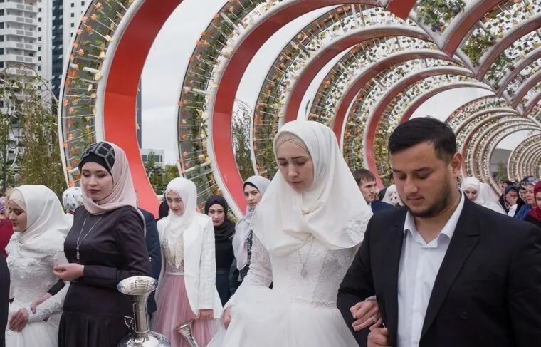 Мусульмане в Чечне. Чеченские свадьбы 2023 самые новые.