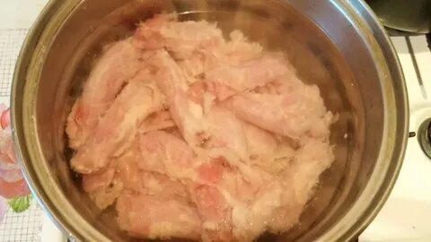 Вареная курица котятам