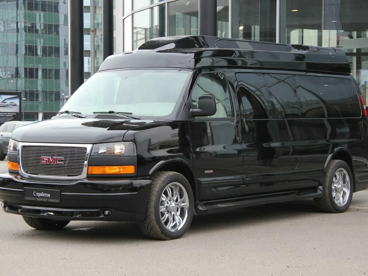 Джи эм ти. GMC Savana. GMC Savana Рестайлинг. Американский микроавтобус GMC Savana. GMC Savana черный.