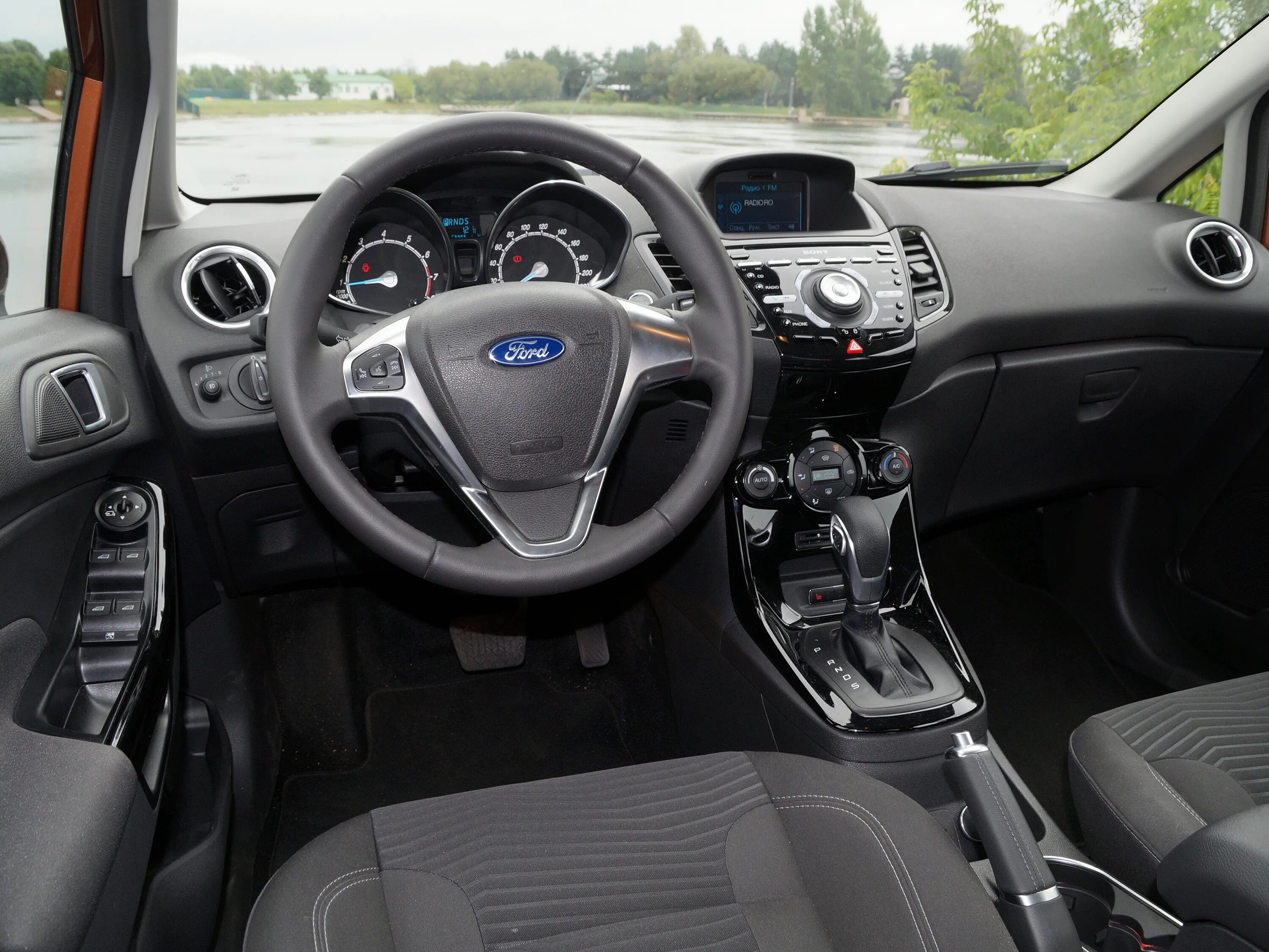 Ford fiesta mk6 2015. Форд фиеста 6 салон. Ford fiesta st 2012. Ford fiesta 2016 салон. Ford fiesta 2015 салон.