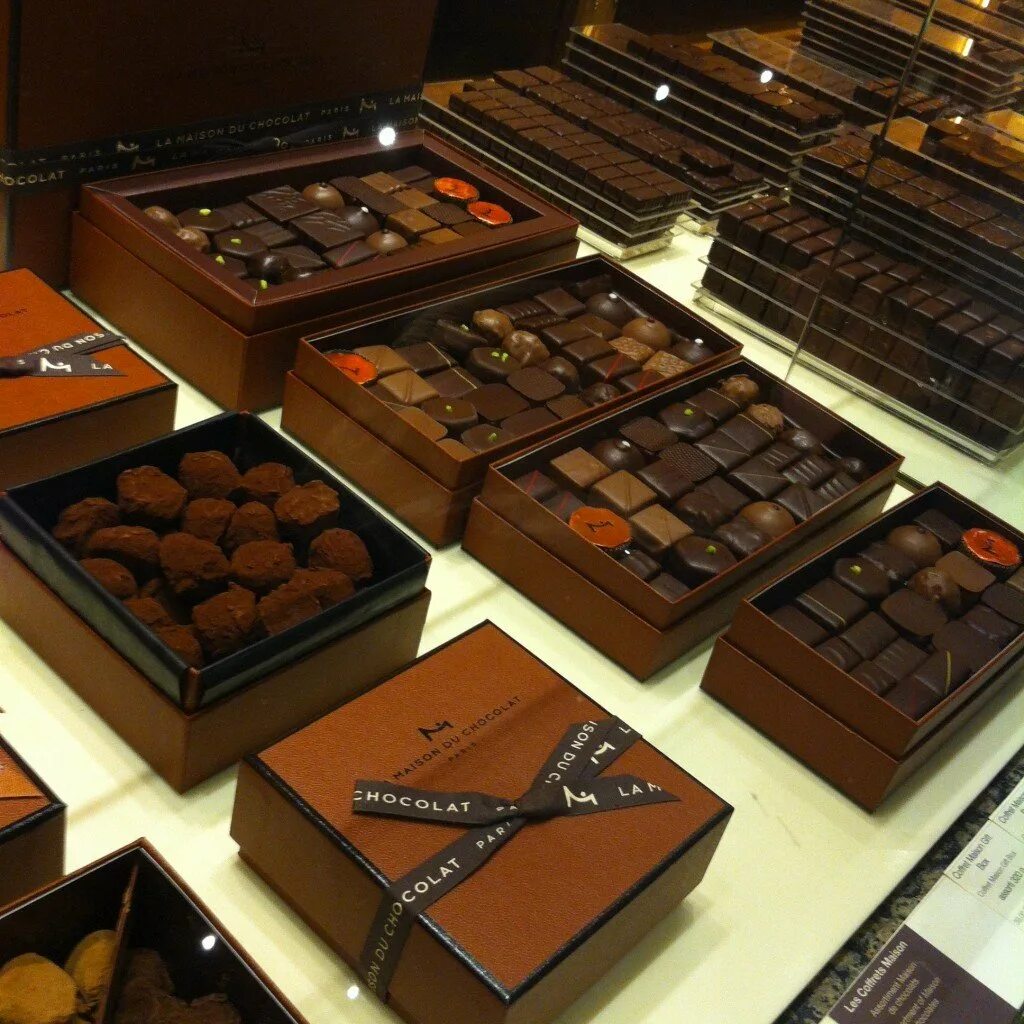 Шоколадки производители. Луис Амадо шоколатье. La Maison du chocolat конфеты. Горький шоколад шоколатье. Бельгийский шоколад.