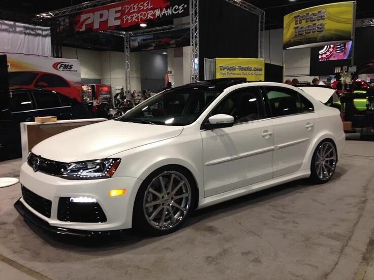 Пара заряженых версий Jetta на SEMA - Volkswagen Jetta VI, 1,4 л, 2012 года тюни