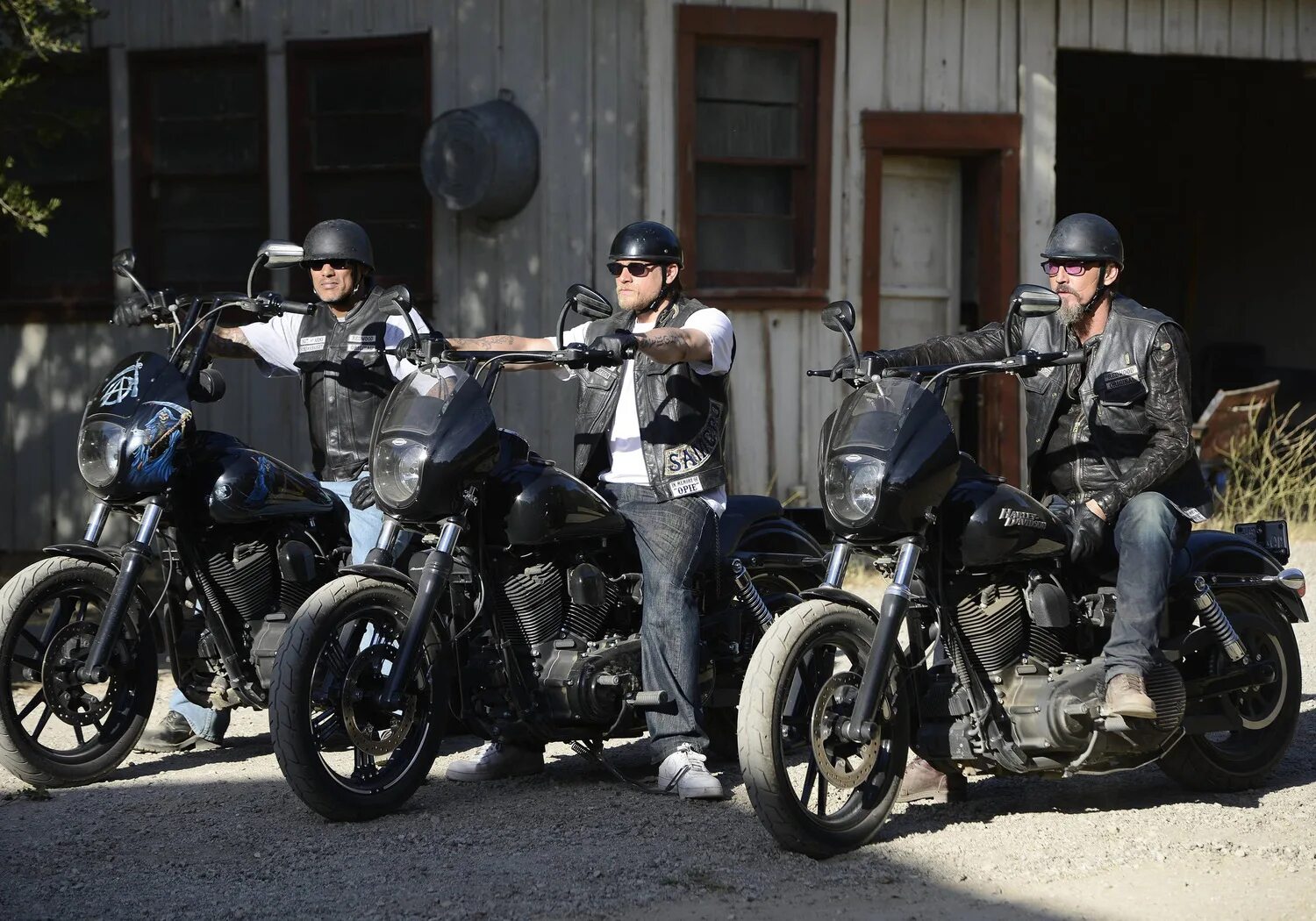 сыны анархии джекс на мотоцикле. Harley davidson dyna sons of anarchy. Jax teller мотоцикл. джекс теллер на мотоцикле. сыны анархии мотоциклы.