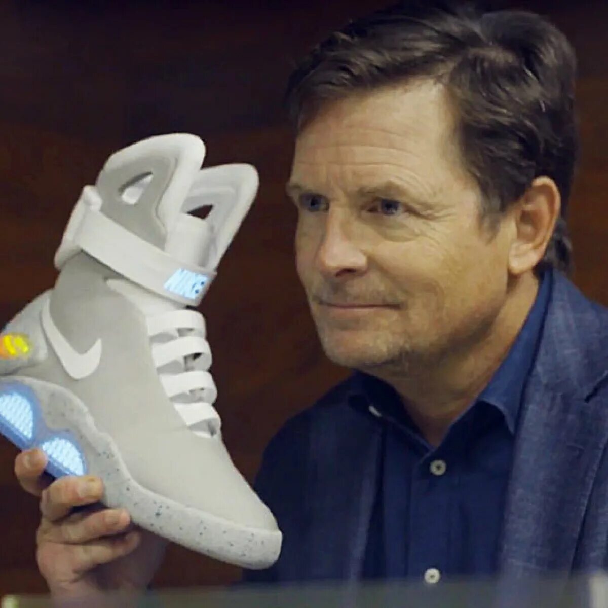 Nike кроссовки будущего. Кроссовки марти макфлая. nike самозашнуровывающиеся. самозавязывающиеся кроссовки nike. найк самозавязывающиеся кроссовки назад в будущее.