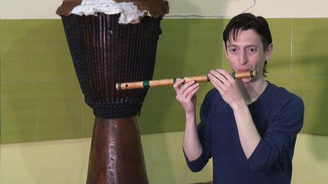 Игра на бамбуковой флейте. Мастер класс по флейте. Этническая флейта.