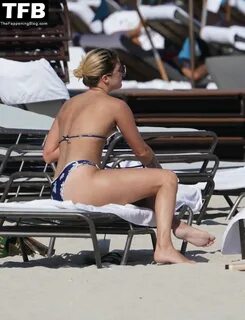 Cassadee Pope Sexy Topless 3.