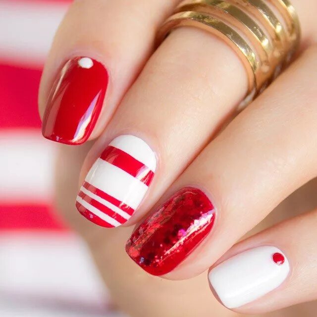 Краскрасно белый маникюр. Маникюр лак красный с белым. Идеи красного маникюра. Маникюр белый с красным. Ногти красные с белым.
