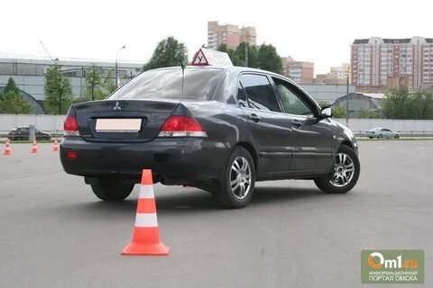 Специально учебный автомобиль