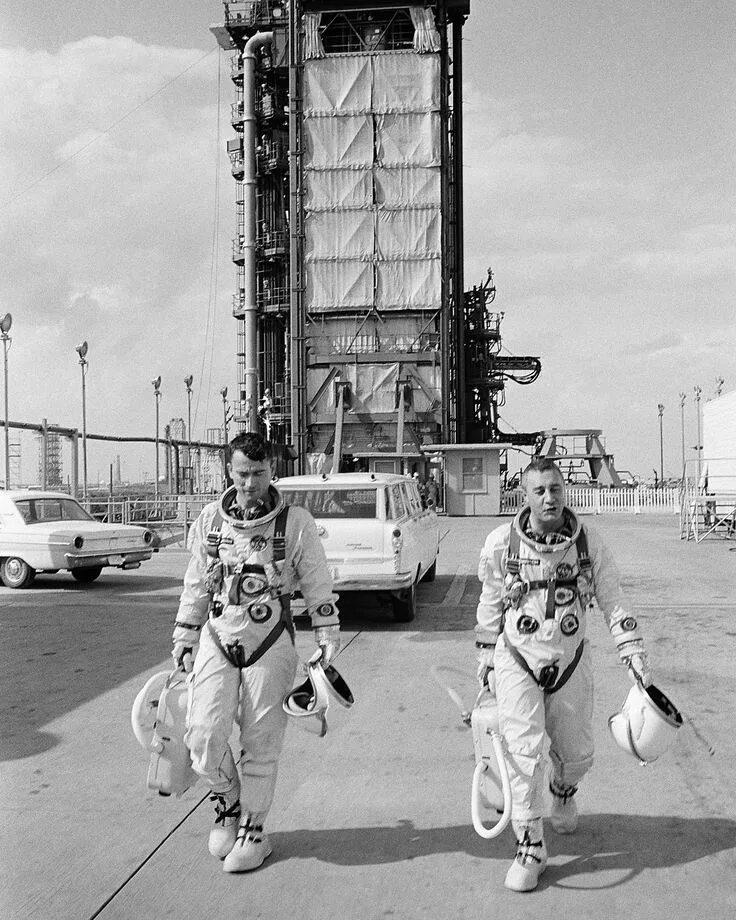 Космонавт no 8. Джемини-3. Гас Гриссом астронавт. Джемини-3 с космонавтами в.Гриссом и Дж.Янгом (США). Винтажные фото космос.