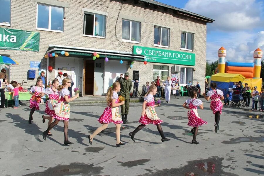 Погода в северке алтайский край. Школа 179 Северка. Поселок Северка. Посёлок Северка Свердловская область. Типичная Северка.