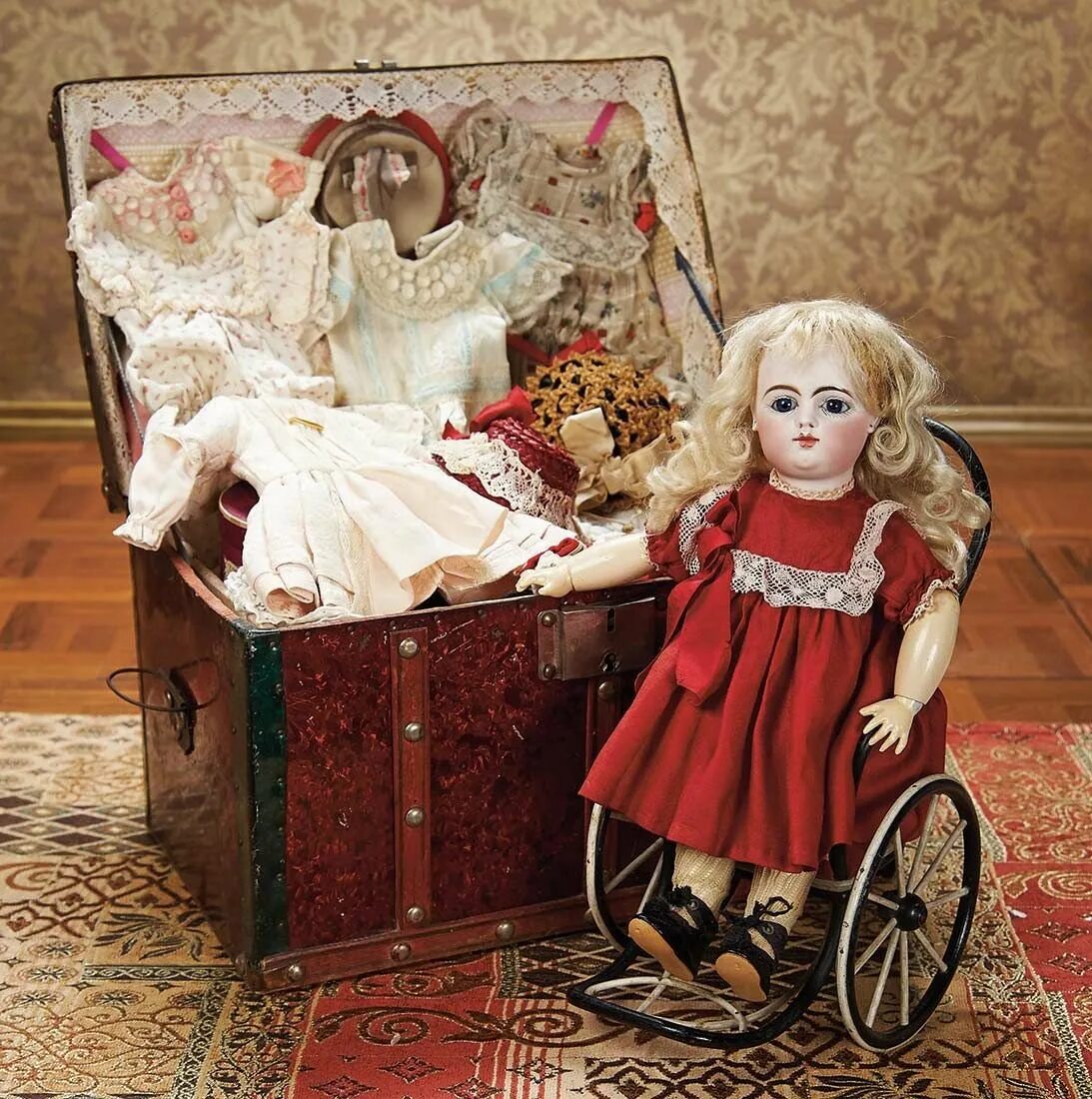 Купить куклу старую. Старинные куклы. Куклы старинные и Антикварные. Старинные фарфоровые куклы. Красивые старинные куклы.
