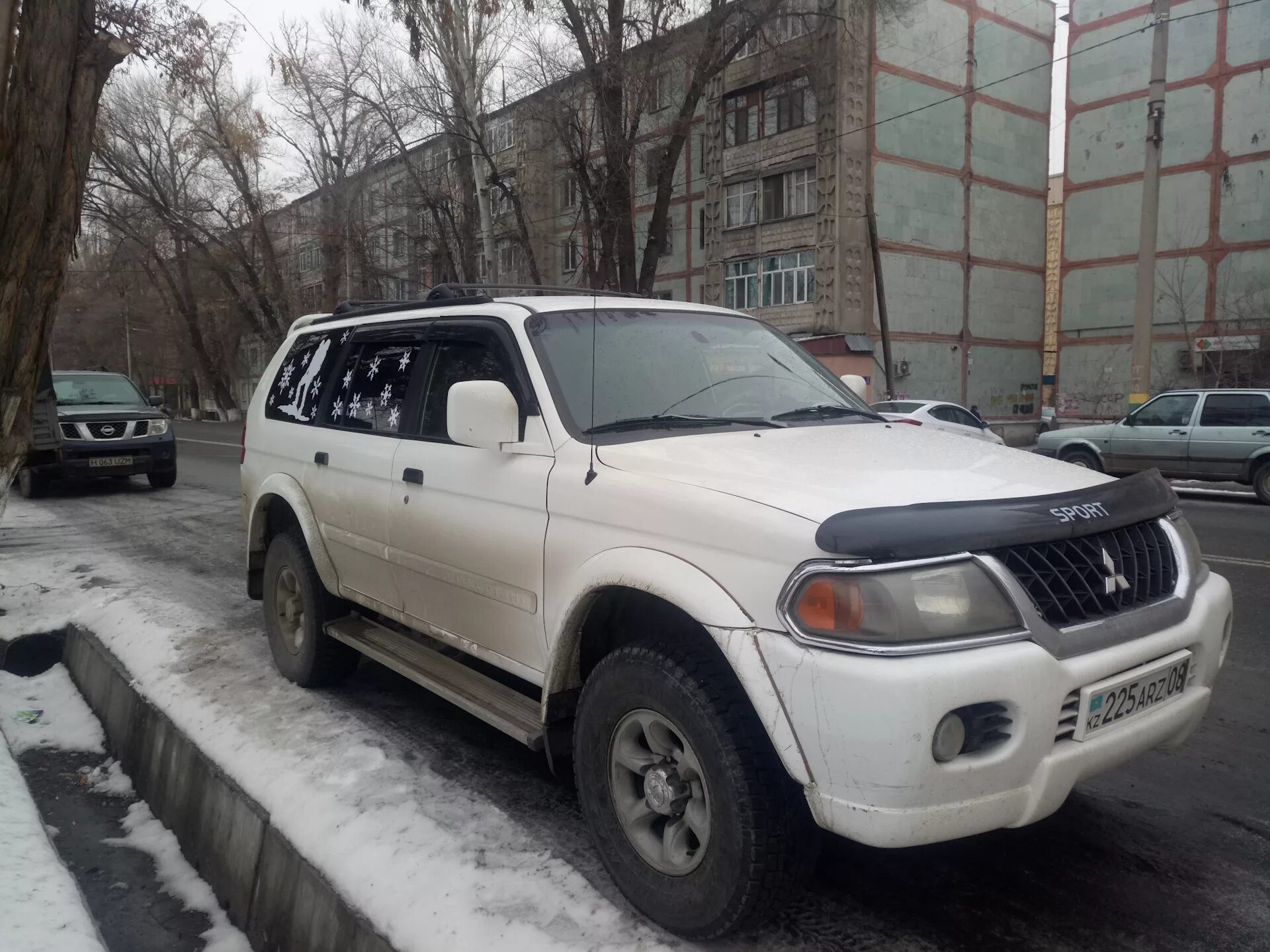 Митсубиси монтеро спорт 1999. Монтеро спорт 2003 год высокая крыша. 5. Mitsubishi montero sport k96w. Митсубиси монтеро спорт 2001 года.