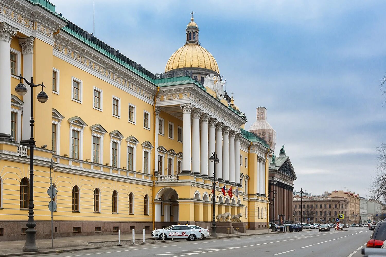 Фор Сизонс Санкт-Петербург. Four Seasons Lion Palace. Сизонс спб