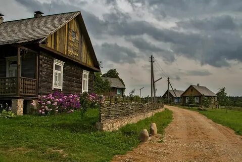 Песня деревенька три двора эх деревня