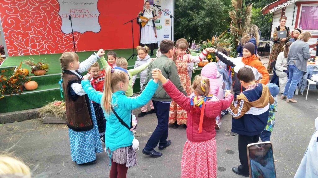 Фестиваль город дети. Фестиваль город дети. Детское праздничное шоу городского праздника. Праздник в городе. Лето это супер лето это.