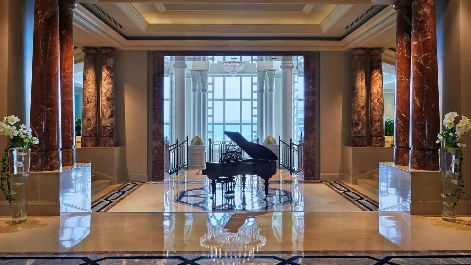 Rixos qetaifan island doha 5. Отель four Seasons Hotel Doha. Four Seasons Doha Qatar. Four Seasons Hotel лобби. Four Seasons Катар.