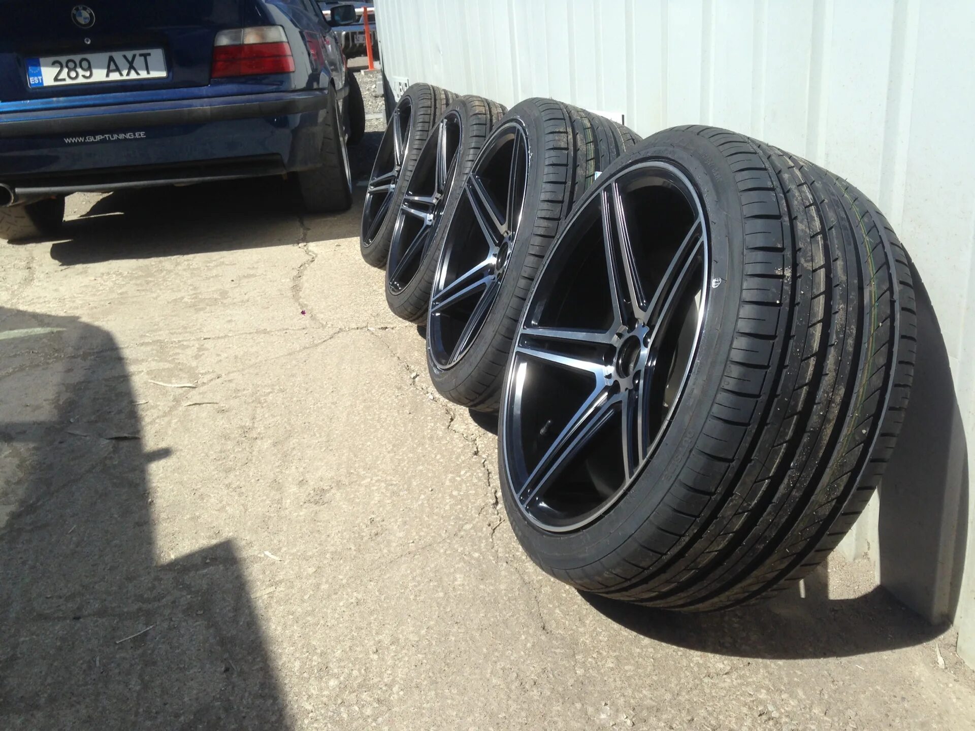 Купить шины 255 50 r20. 235/40 R19 8.5j. 235 50 R19 8.5j. 225 35 R20 9.5j. 235/45 R19 8.5j.