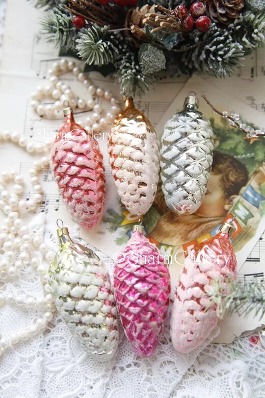 Советская елочная игрушка большая шишка. Ёлочная игрушка арлекин шишка. Елочные игрушки ссср шишки. Елочная игрушка ссср большая шишка. Елочная игрушка шишка юниопт стекло.