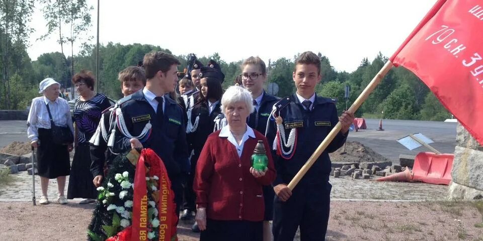 Поселок Возрождение Выборгский район. Возрождение (посёлок, Ленинградская область). Пос Возрождение Выборгского района Ленинградской области. Памятник кадетской школы.