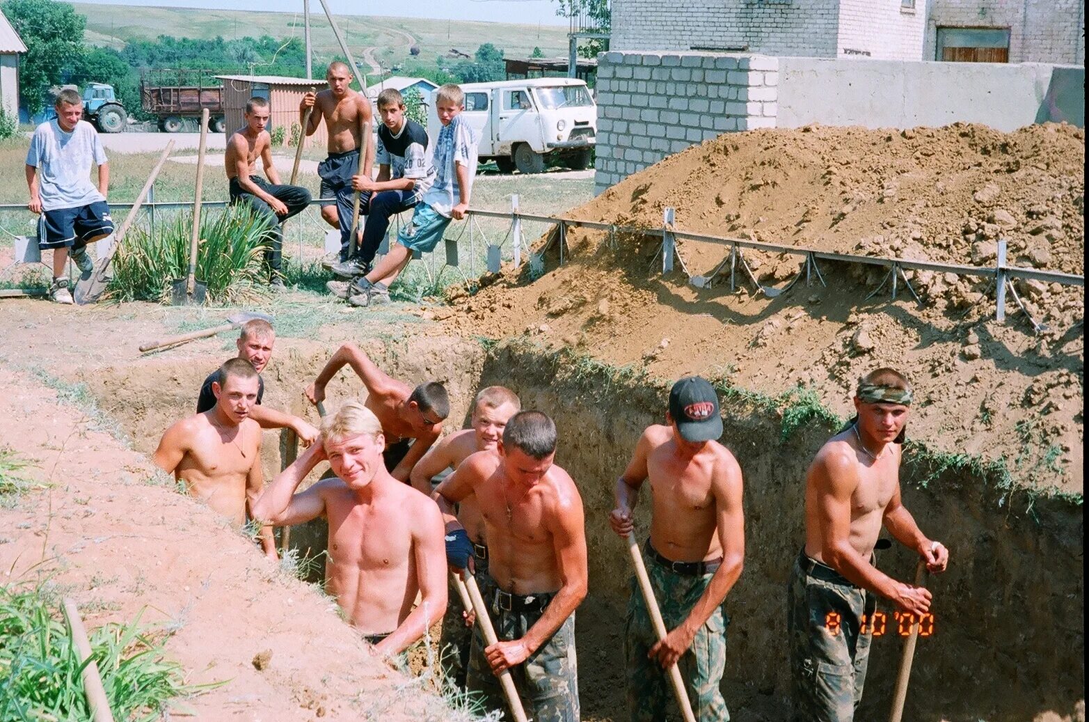 Экспедиция в Волгоградской области. Волгоград 2000 год фото. Волгоград в 2000х. Волгоград 2000 год