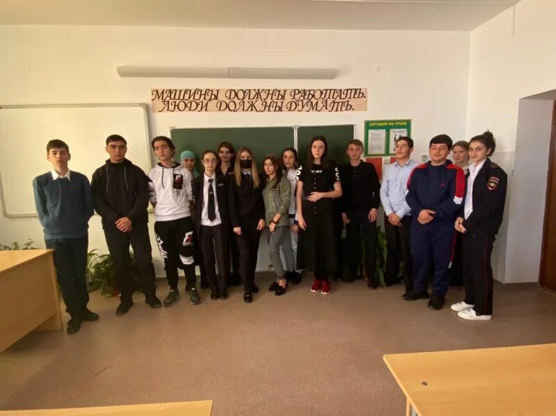 Мичуринский кчр прикубанский район. Школа п мичуринский кчр. Карачаево черкесия поселок мичуринский. Кчр село мичуринское школа. Карачаево-черкесская война 1941-1945.