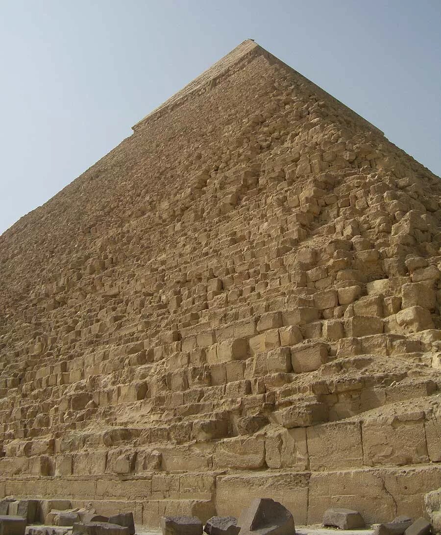 Два факта о пирамиде хеопса. Пирамида Хеопса семь чудес света. Храм Хефрена. Храм Хефрена в Гизе. Пирамида фараона Хеопса.