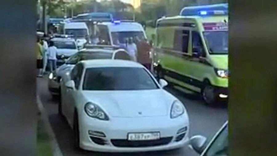 дорожные конфликты с пистолетом. скрылся в москве.