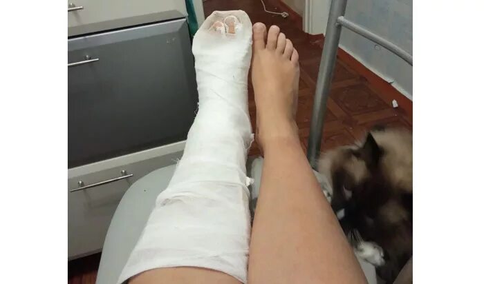 Можно ехать со сломанным. Непристегнутый пассажир на заднем сидении. Проехался на спущенном колесе. Можно ехать со сломанным. Ваз 2107 распил.