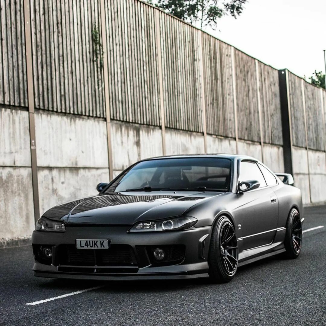 Silvia. Nissan Silvia s15 черная.