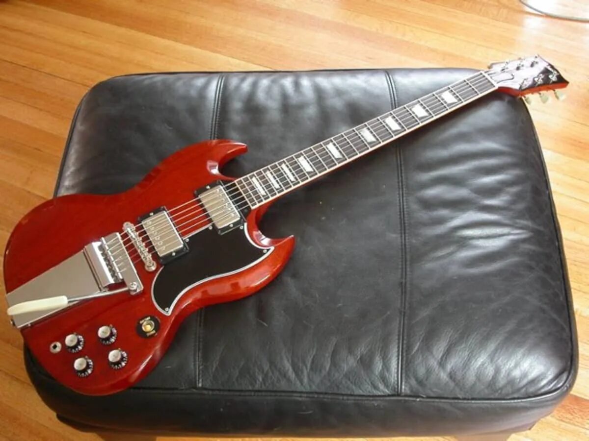 Гибсон СГ. Электрогитара Гибсон СГ. Gibson SG С тремоло. Gibson SG Standard 2006.